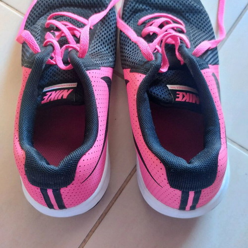 Nike women's athletic shoes like new, black and pink, size 38.5