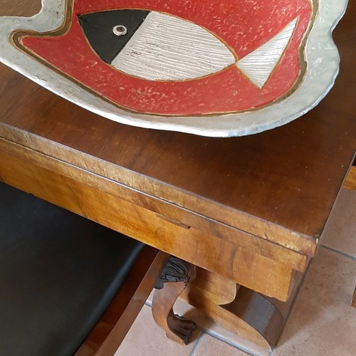 Ceramic handcrafted art piece used with abstract design