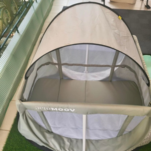 Aeromoov Instant Travel Cot like new with mosquito net and sunshade