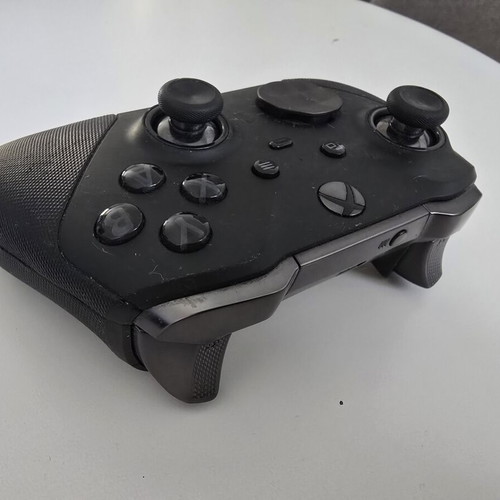 Xbox Elite Series 2 χειριστήριο σαν καινούργιο με θήκη και αξεσουάρ
