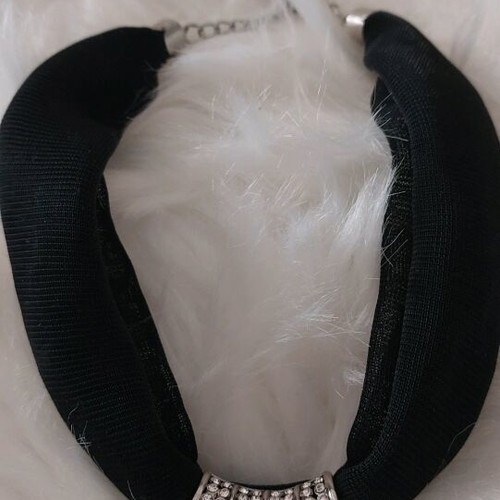 Necklace choker like new, unworn