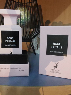 Rose Petals Maison Alhambra άρωμα σαν καινούργιο, 80 ml