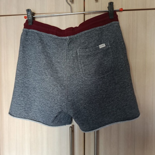 Pull & Bear shorts used, size M, grey and red