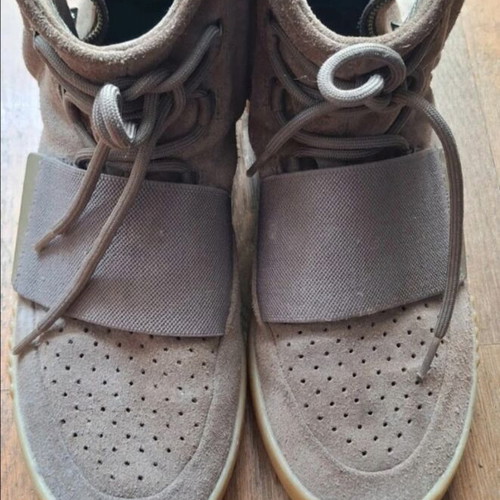 Yeezy Boost 750 Adidas men's boots size 44.5 used