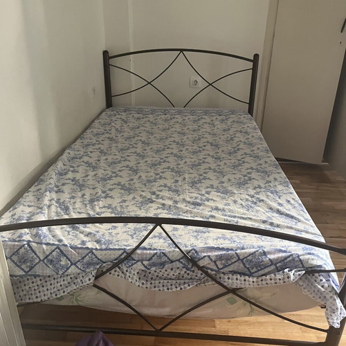 Bed 1.93 x 1.10 with mattress 1.92 x 1.10, like new