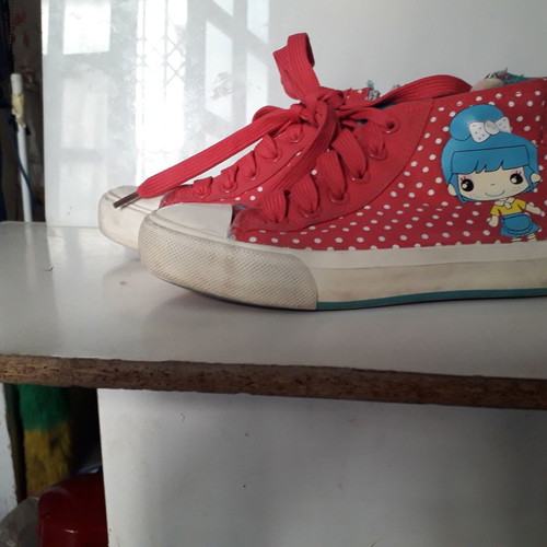 Girls' shoes