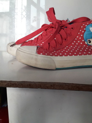Girls' shoes