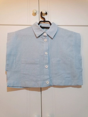 Lumina cropped sleeveless shirt like new, sky blue white stripe, size M-L