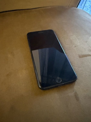 iPhone 7 Plus 256 GB used, black, with 2 cases, battery 52%