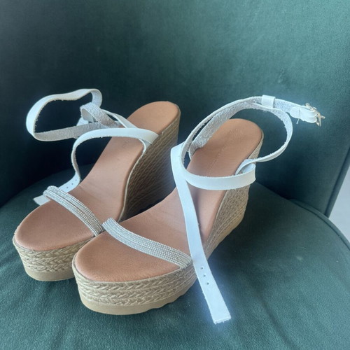 Sandal like new, size 41