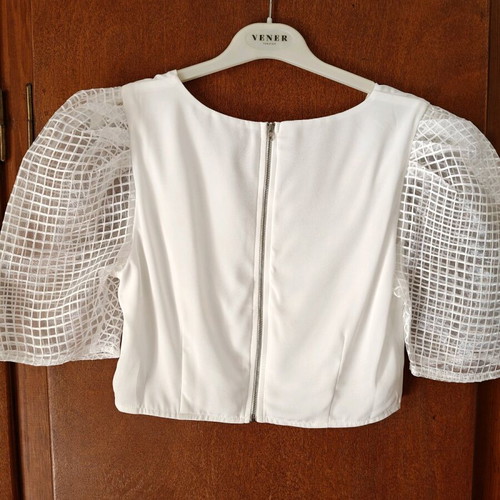 Women's white crop top with impressive sleeves new