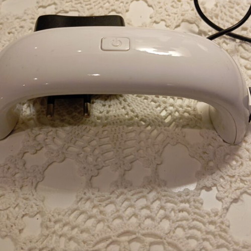 Nail lamp for semi-permanent like new with cable and adapter