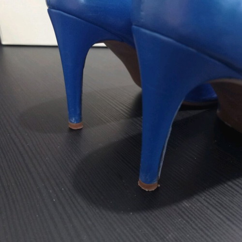 Marian blue pointed pumps like new, size 38