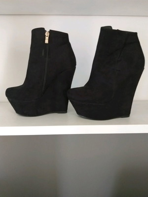 Women's boots used, size 37, black with platform