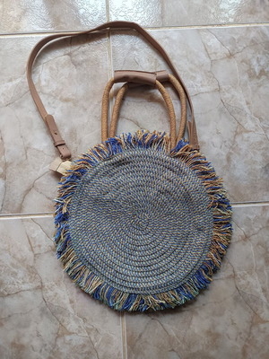 Straw shoulder bag like new, beige and blue