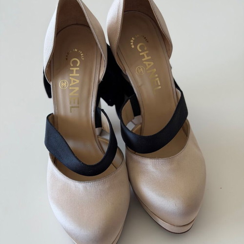 Chanel Satin Bow Pumps Nude Black size 38 used