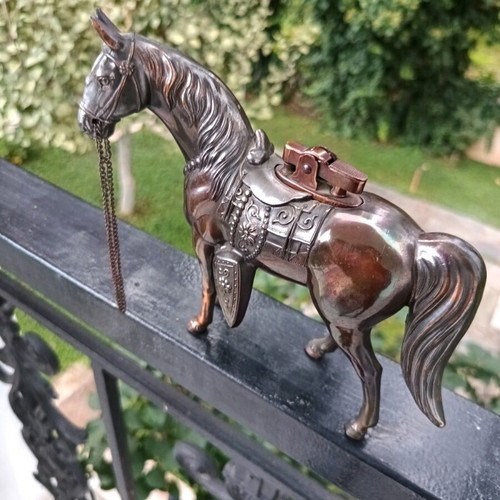 Vintage horse figurine with functional lighter, like new