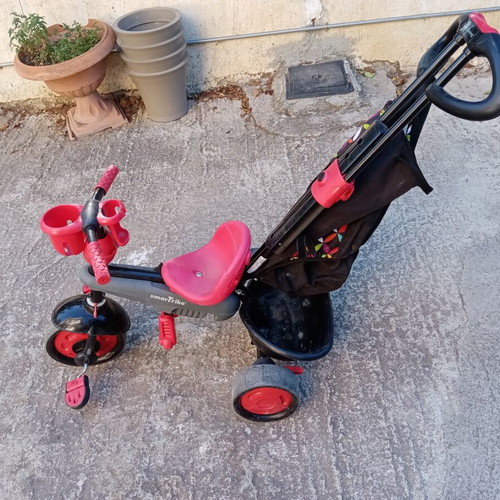 SmarTrike tricycle bike used, red with parent handle