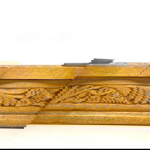 Стара дървена резбована орнаментална кутия за съхранение като нова