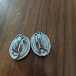 Earrings used without damages