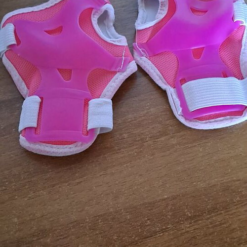 Children's protective pads for knees and elbows pink like new