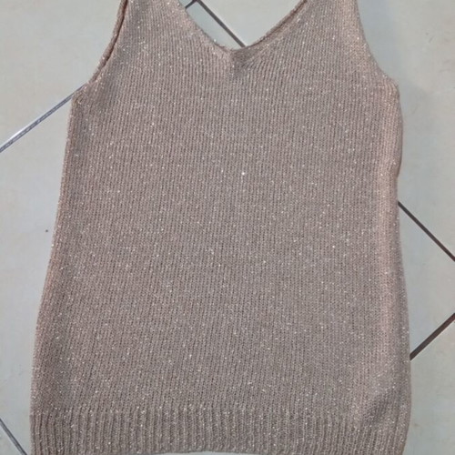 Sleeveless golden top like new, size S/M