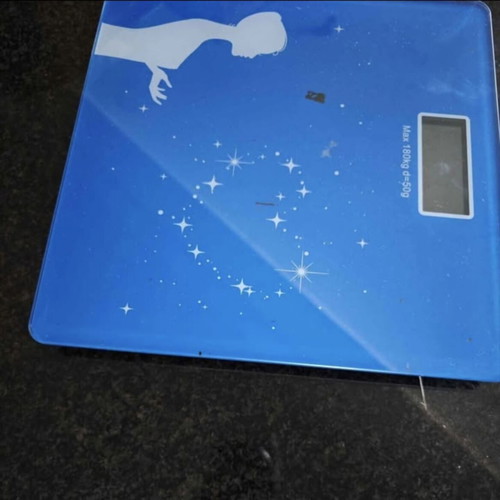 Digital bathroom scale like new, battery door cover missing