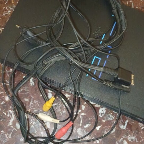 PlayStation 2 Fat console used without controller