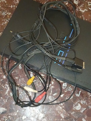 PlayStation 2 Fat console used without controller