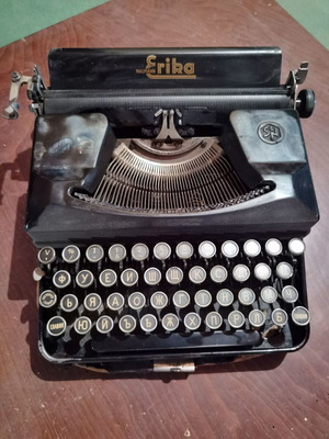 Erika Naumann typewriter 1940 used