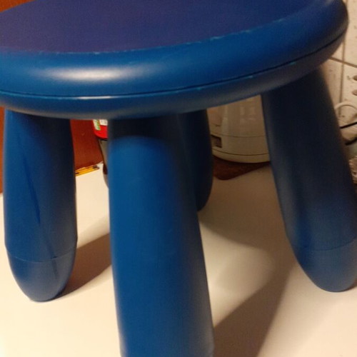 Plastic stools IKEA new, set of 2, diameter 29 cm, height 29 cm