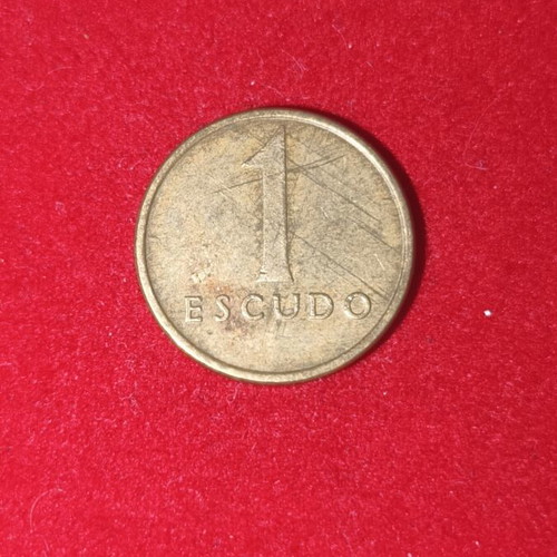 Portugal 1 Escudo Coin used