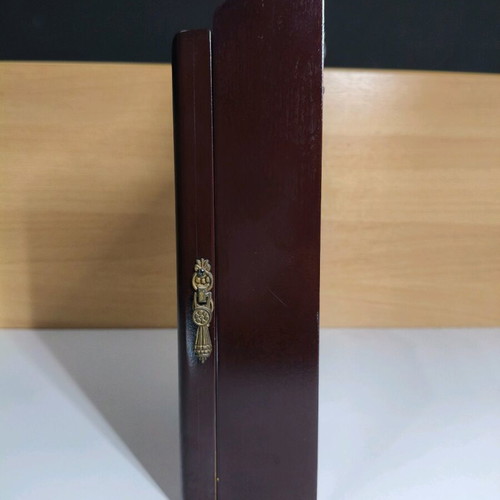 Key Holder used with photo frame space
