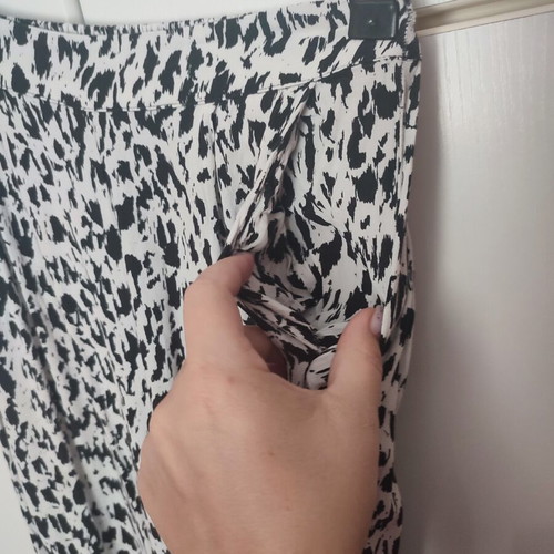 Wide summer pants with pockets Bershka like new, black and white, size M