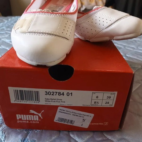 Puma women's athletic ballet flats like new, size 39, white pink