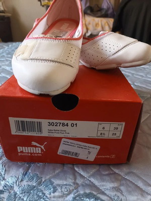 Puma women's athletic ballet flats like new, size 39, white pink