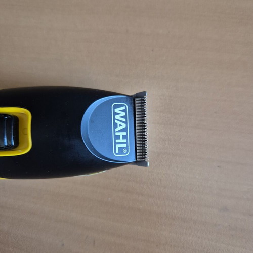 Wahl Extreme Grip shaver like new with 2-year warranty