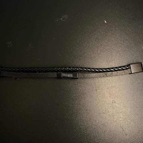 Leather men's bracelet with magnetic clasp new, black