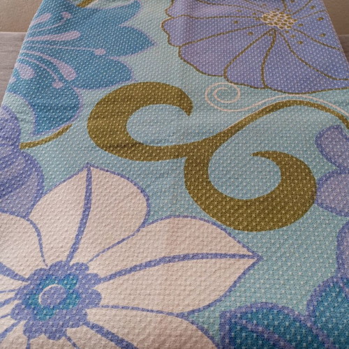 Vintage floral pique blanket