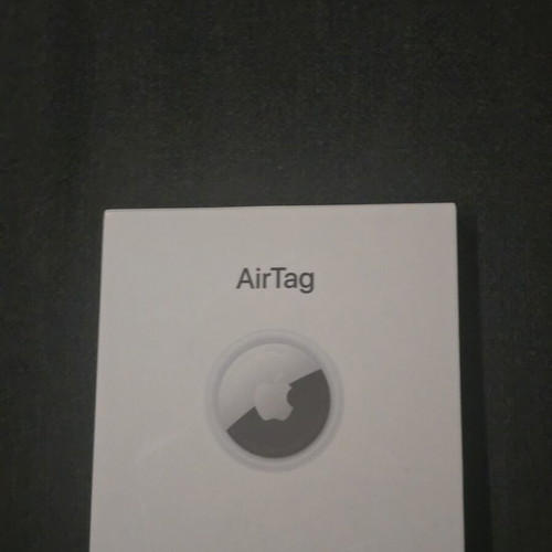 Apple AirTag with Belkin case new