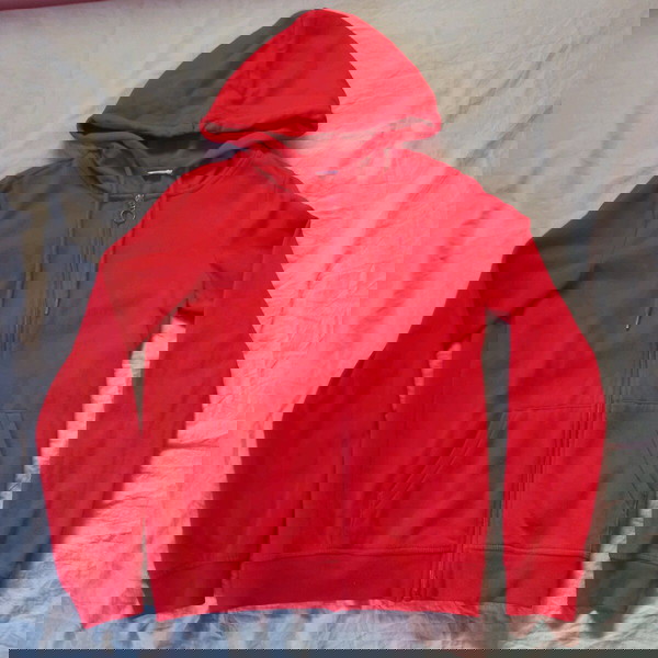 Red hoodie with zipper | Terranova
