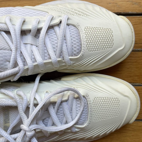 Yonex tennis shoes used, size 38, white