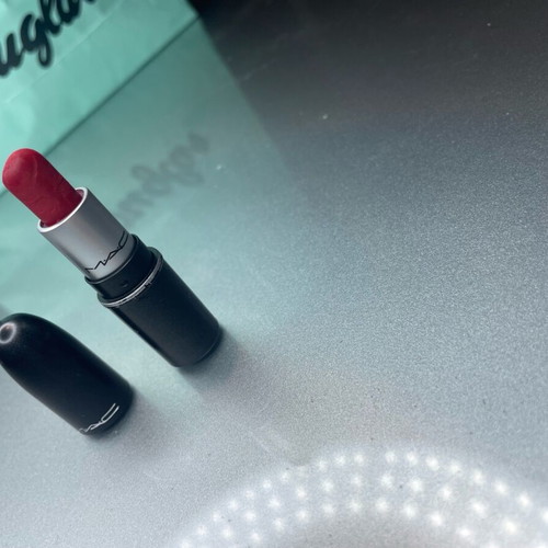 Mac Lipstick Lady Danger 607 new, only swatched