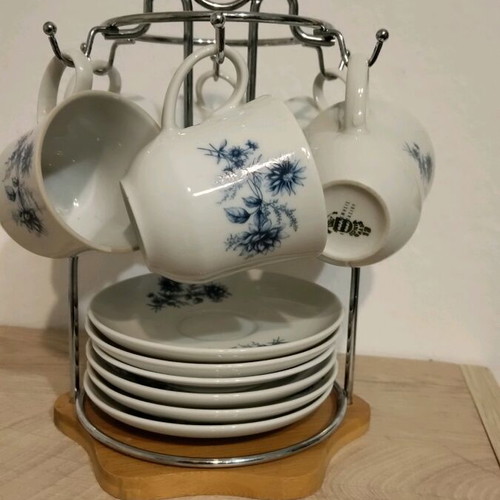 Coffee cups set of six with metal stand like new