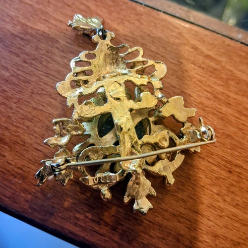Sphinx Vintage Brooch 9680 Victorian Revival 14K Gold with Black Crystals like new