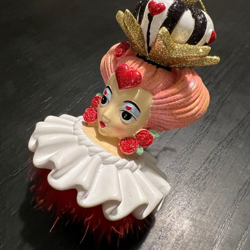 Kurt Adler Hollywood Hats Queen of Hearts Christmas Ornament new