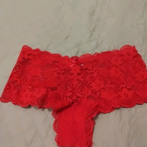 Red lace lingerie with floral patterns size Medium new