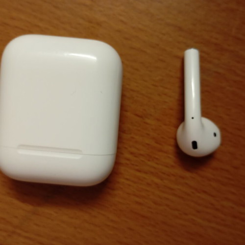 Apple AirPod left side only used, good working condition