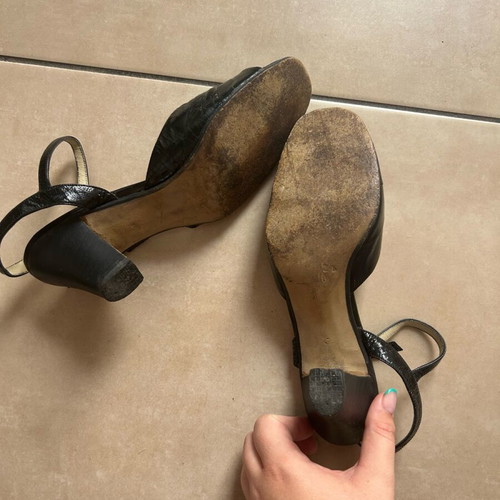 Leather shoes used with visible marks, size 37