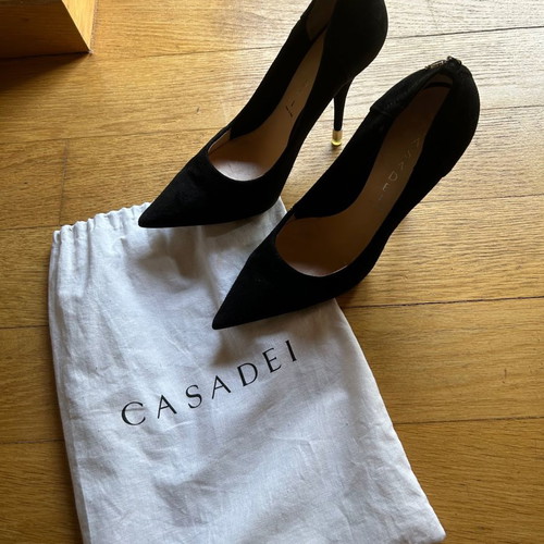 Casadei closed stiletto pump used, black, size 36